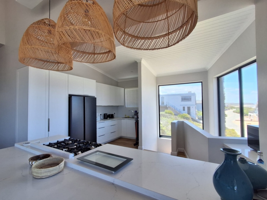 4 Bedroom Property for Sale in Stilbaai Oos Western Cape